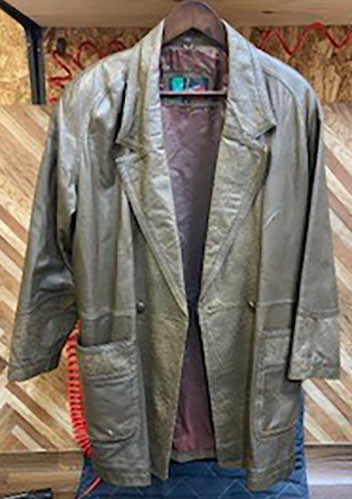 古着革ジャンのリメイクスツール